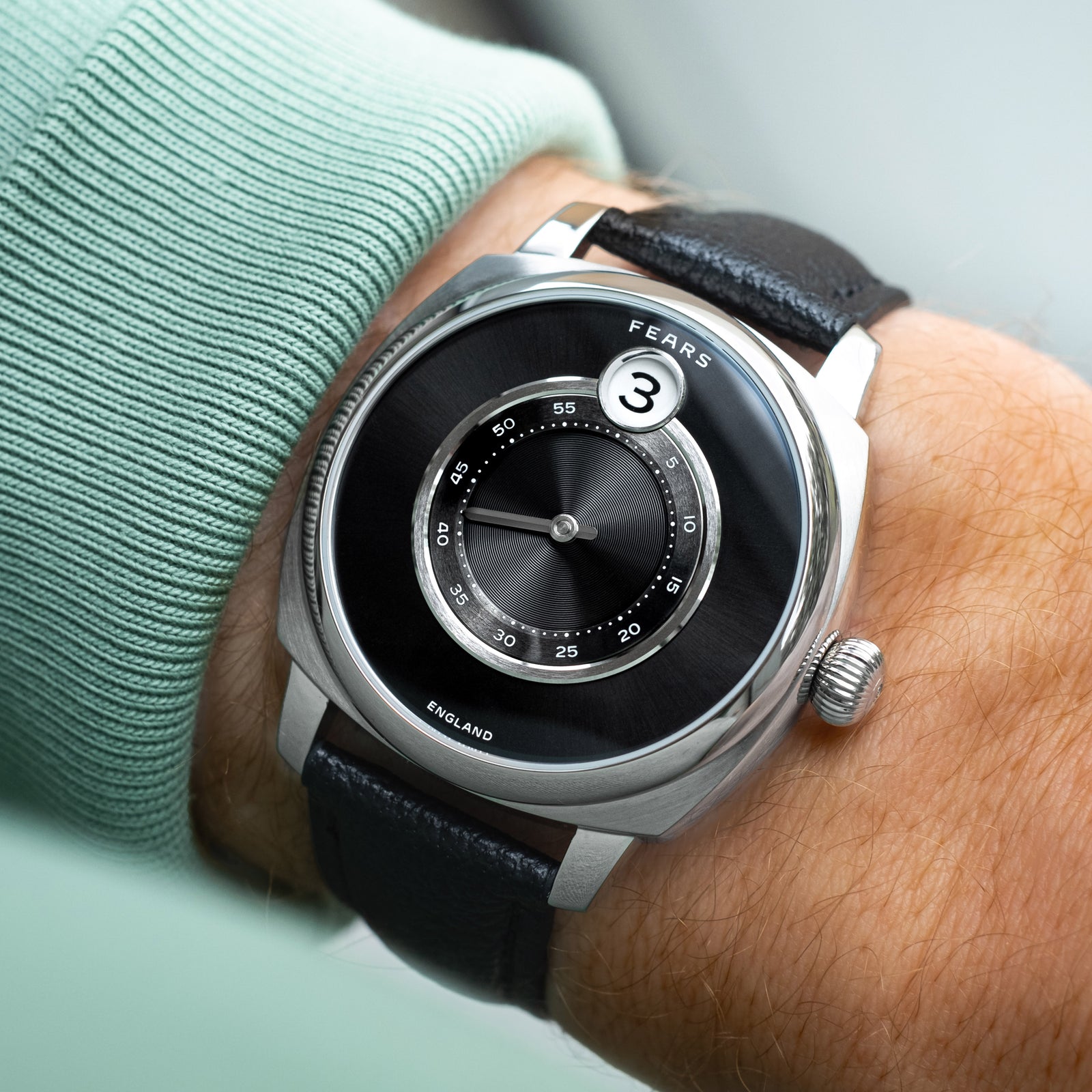 Fears Brunswick 40.5 Jump Hour Raven Black – Fears Watch Company